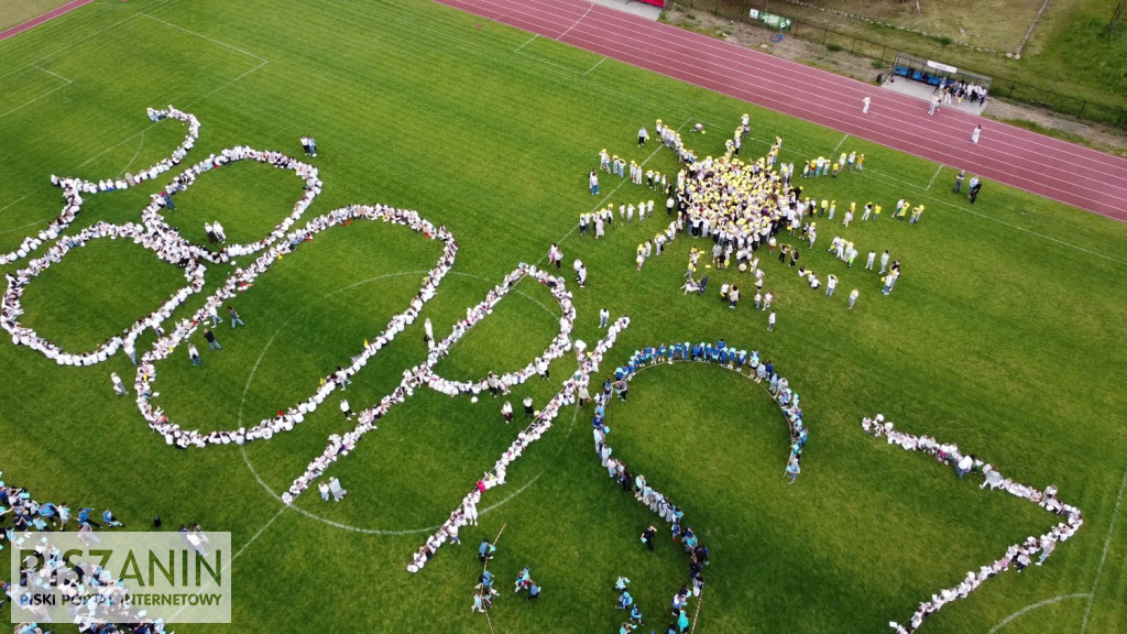 Jak powstawał wielki napis 380 Pisz