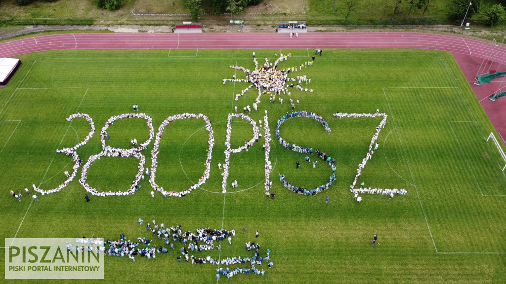 Jak powstawał wielki napis 380 Pisz