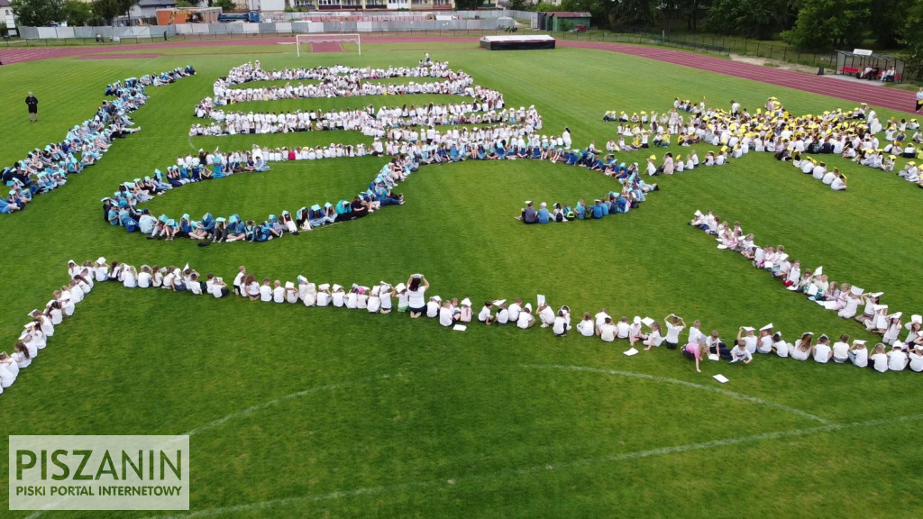 Jak powstawał wielki napis 380 Pisz