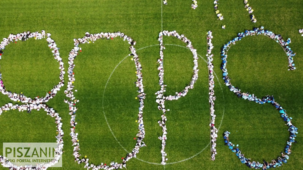 Jak powstawał wielki napis 380 Pisz