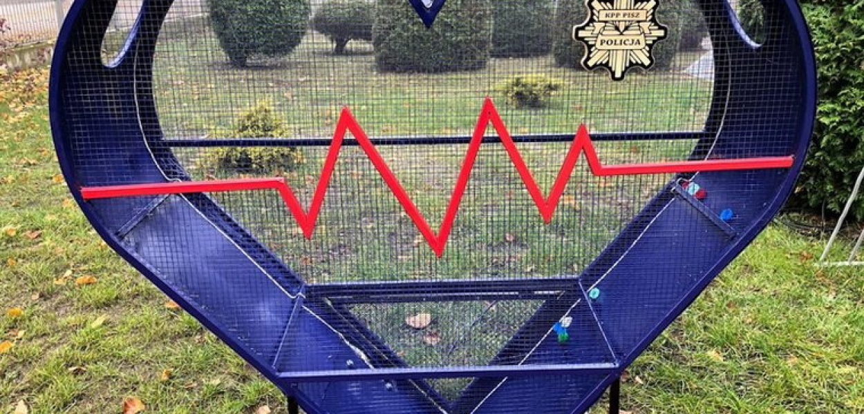 Pisz ma wreszcie własne serce na platikowe nakrętki