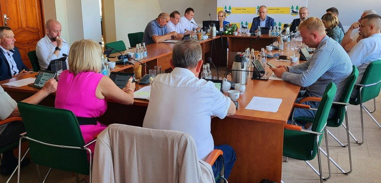  Sesja Rady Powiatu: wotum zaufania dla Zarządu Powiatu i kłopoty…