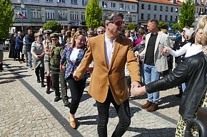 Polonez na Placu Daszyńskiego po raz 11sty-240100