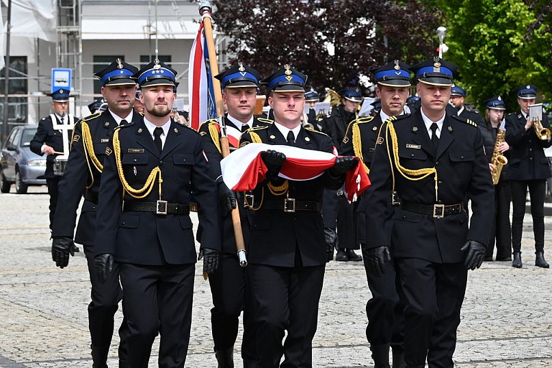 Awanse i odznaczenia podczas Dnia Strażaka w Piszu