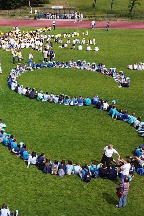 Jak powstawał wielki napis 380 Pisz-240113