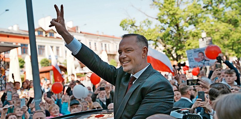 Wybory prezydenckie 2 tura: Piszanie ponownie zdecydowanie za Nawrockim - 240818
