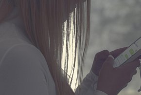 Odgórny zakaz telefonów w szkołach? MEN zdradza plany zmian-240820