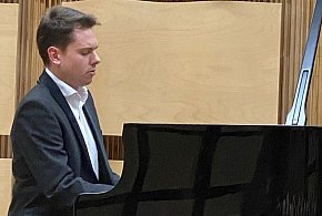 "Ognisko Muzyczne Swojemu Miastu" z pianistą konkursu chopinowskiego-240878