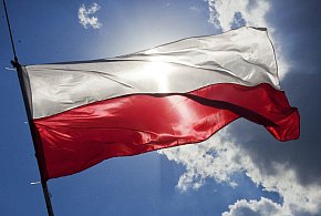Flaga i hymn na nowo? Rząd chce korekty przepisów dot. symboli narodowych-241092