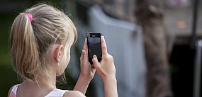 Sejm: debata nad zakazem smartfonów w podstawówce