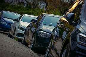 Tysiące samochodów idą pod młotek. Można je mieć za pół ceny-241397