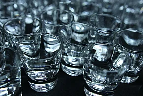 Alkohol łatwiejszy do zdobycia niż leki? Polacy mówią wprost: dość!-241701