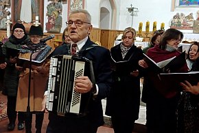 Piscy chórzyści z koncertem patriotycznym w Kociołku Szlacheckim-241913