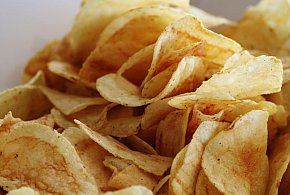 Podatek tłuszczowy uderzy w przekąski? Posłowie pokazują projekt-242163