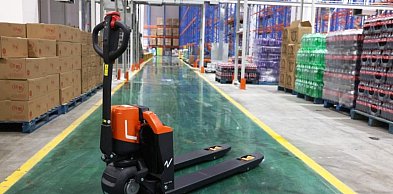 Integracja wózków widłowych z systemem WMS – jak magazyny odzyskują kontrolę nad o