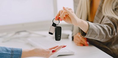 Jakie auto dostawcze wybrać do przeprowadzki? Praktyczny poradnik