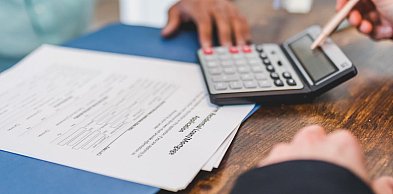 Myślisz o kredycie hipotecznym? Porównaj oferty banków i oszacuj miesięczną ratę