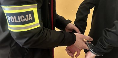 Wszczął awanturę domową. Został zatrzymany, bo był poszukiwany-241590