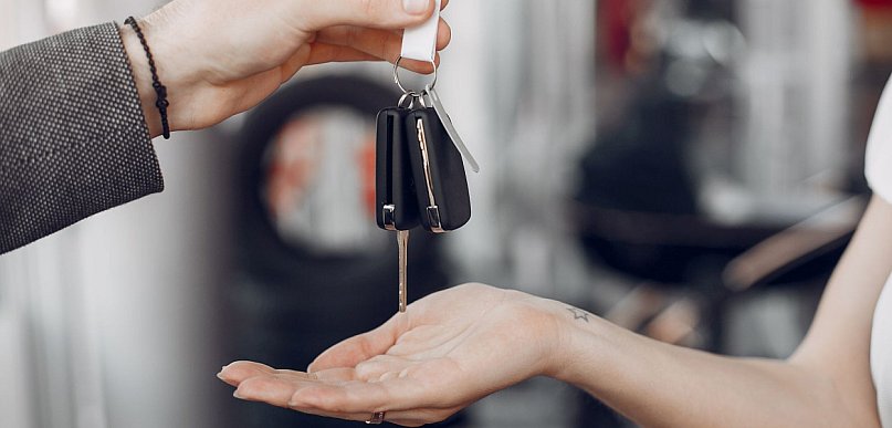 Wynajem auta dostawczego w Warszawie – kiedy to się opłaca i na co zwrócić uwagę p