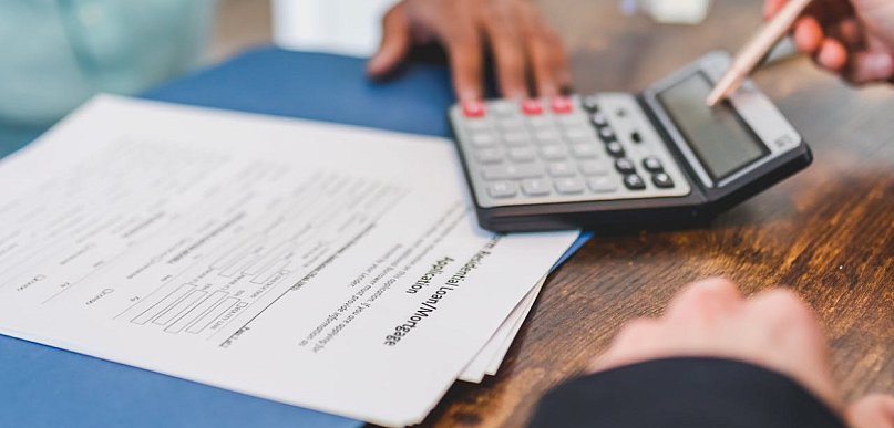 Myślisz o kredycie hipotecznym? Porównaj oferty banków i oszacuj miesięczną ratę