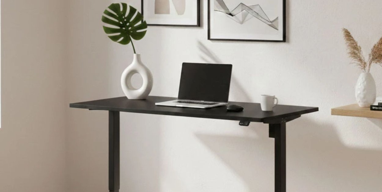 Biurko z możliwością regulacji wysokości - elastyczność pracy siedząco-stojącej