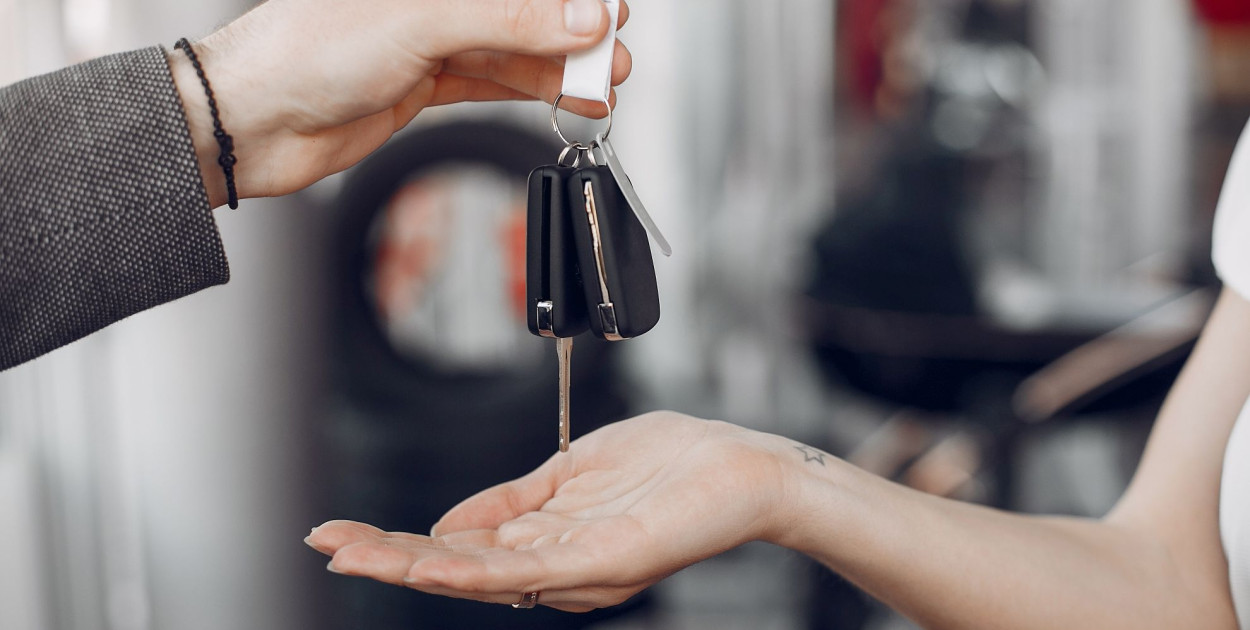 Wynajem auta dostawczego w Warszawie – kiedy to się opłaca i na co zwrócić uwagę p