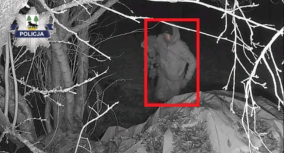 Kronika Kryminalna, Kradł drewno sąsiadom zarejestrowały zamontowane przez kamery - zdjęcie, fotografia