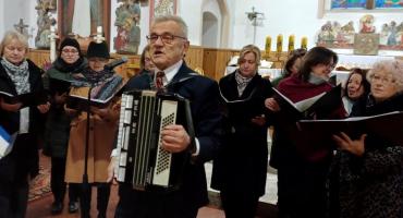 Piscy chórzyści z koncertem patriotycznym w Kociołku Szlacheckim