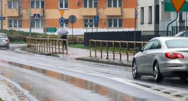  Kierowca pyta: czy wyjazd z parkingu ma teraz pierwszeństwo?