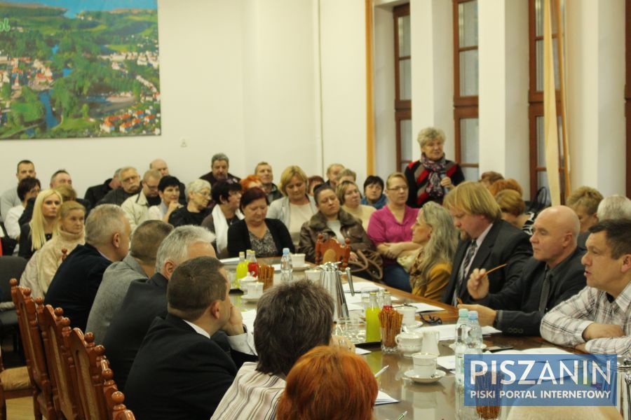 Wnioski i zapytania sołtysów.